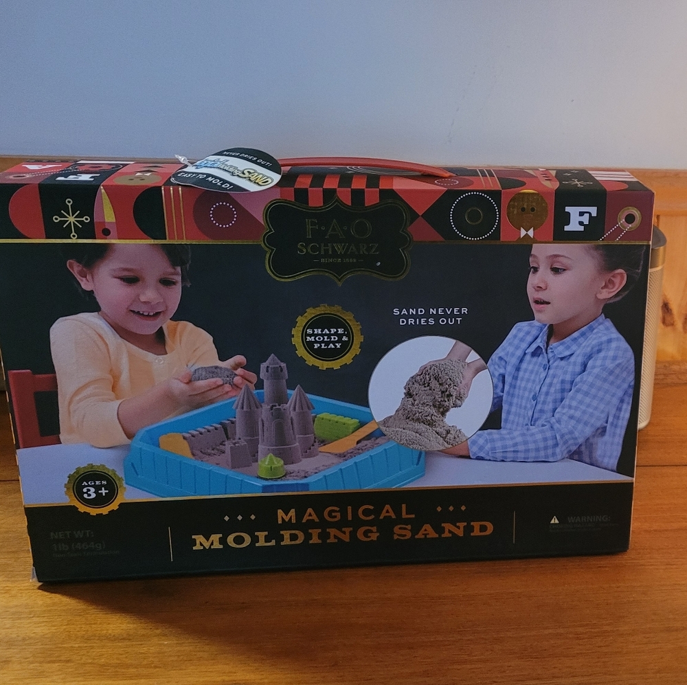 FAO SCHWARTZ  rare magical moulding sand